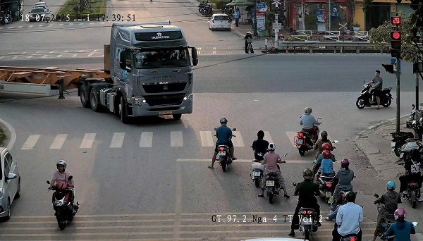 Vehiculo multado con calefaccion en Bac Ninh. Foto: Policia de Bac Ninh