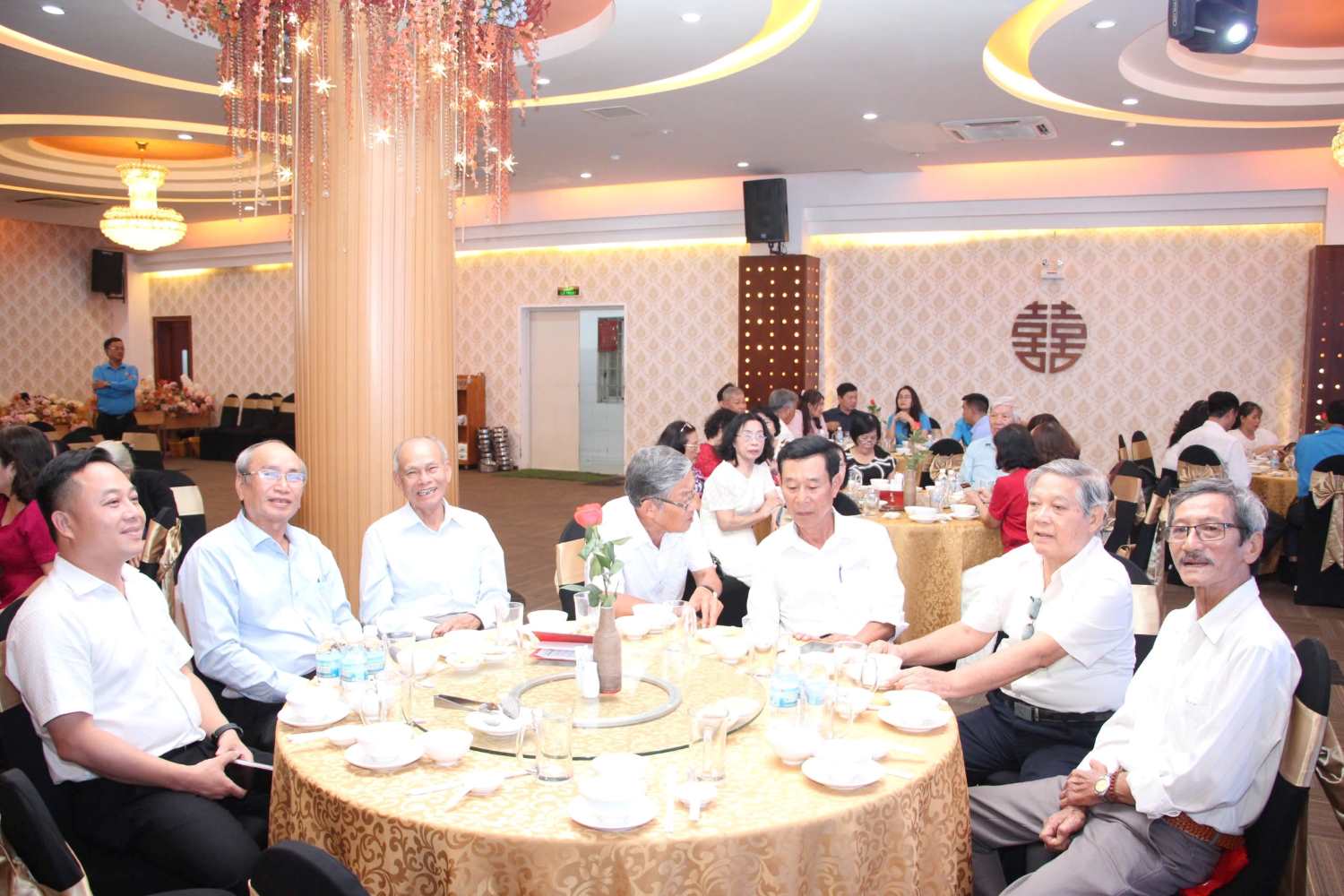 Lanh dao Lien doan Lao dong tinh Khanh Hoa qua cac thoi ky. Anh: Phuong Linh