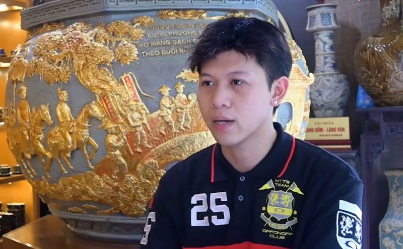 Mr. Nguyen Minh Quang (25 years old, living in Bat Trang commune, Hanoi). Photo: Thanh Nhan