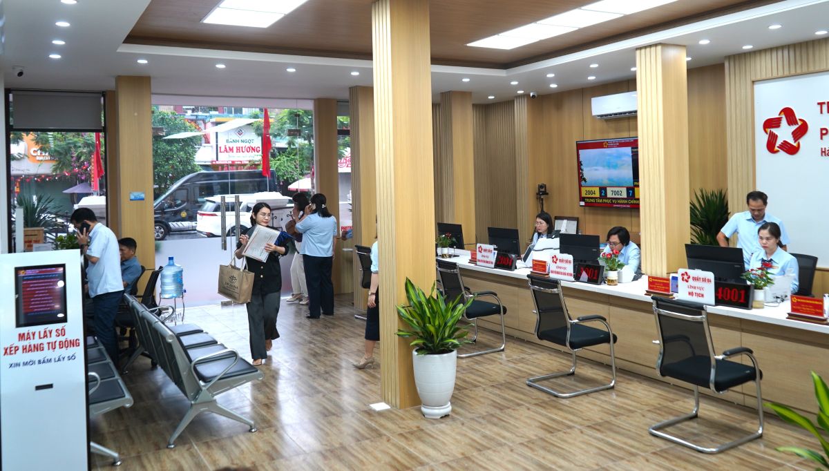 Centro de Servicios Administrativos de la ciudad de Gia Vien Hai Phong. Foto: Mai Dung