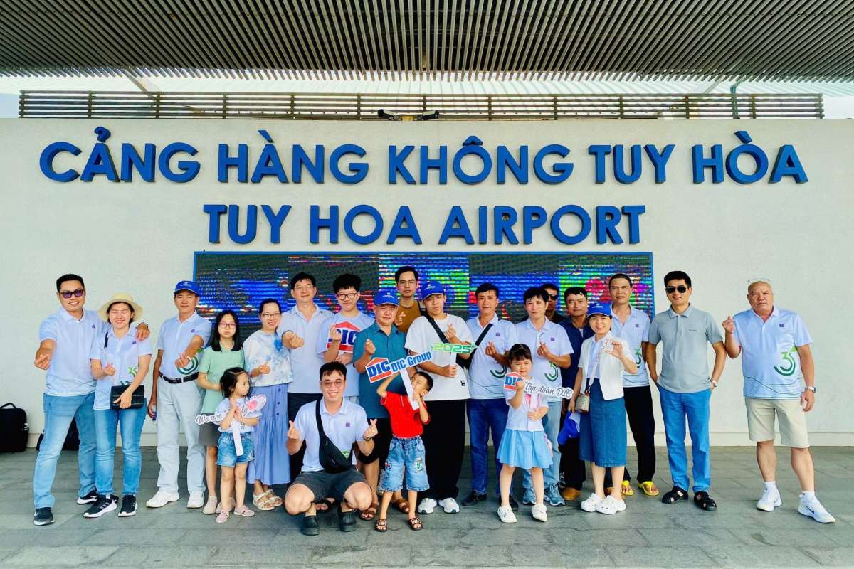 2025년 여름 휴가철 DIC 그룹 조합원 및 노동자. 사진: 노동조합 제공