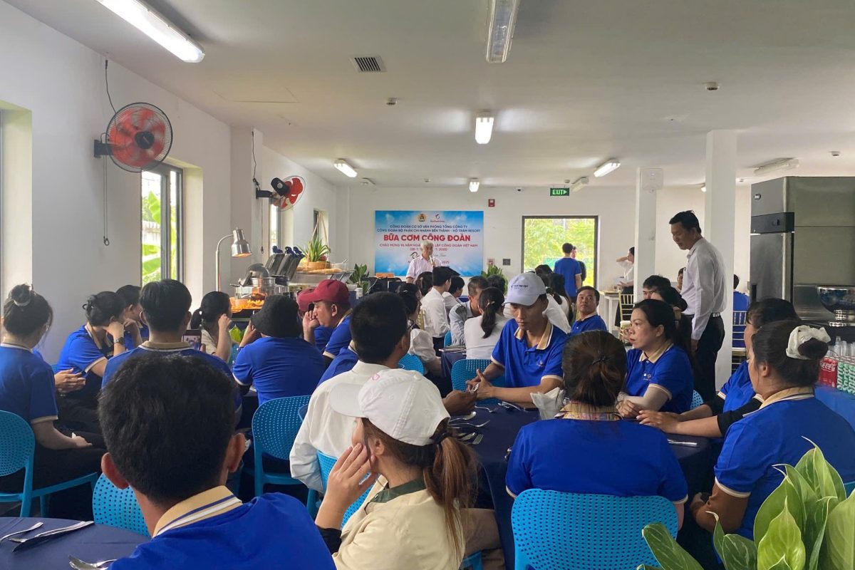 Emerald Ho Tram의 노동조합 식사 풍경. 사진: 노동조합 제공