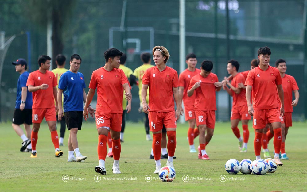 Viktor Le va U23 Viet Nam huong den chien thang trong tran chung ket U23 Dong Nam A 2025. Anh: VFF