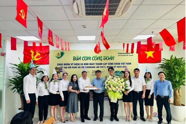 “Bua com Cong doan” tai Vietcombank chi nhanh Bac Giang. Anh: Vietcombank
