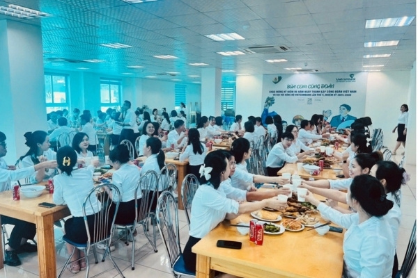 “Bua com Cong doan” tai Vietcombank chi nhanh Quang Ninh. Anh: Vietcombank