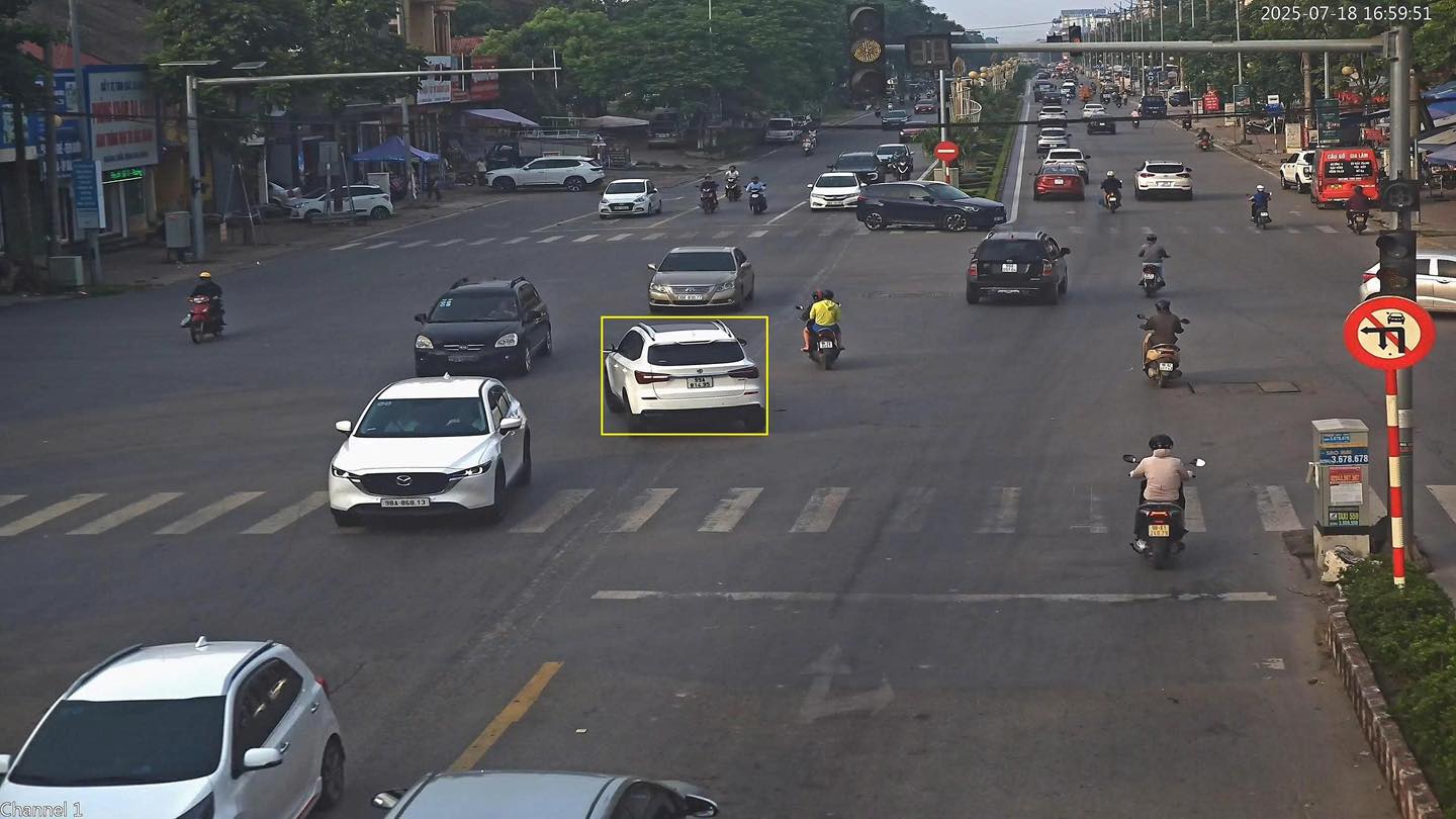 Vehiculo multado con calefaccion en Bac Ninh. Foto: Policia de Bac Ninh