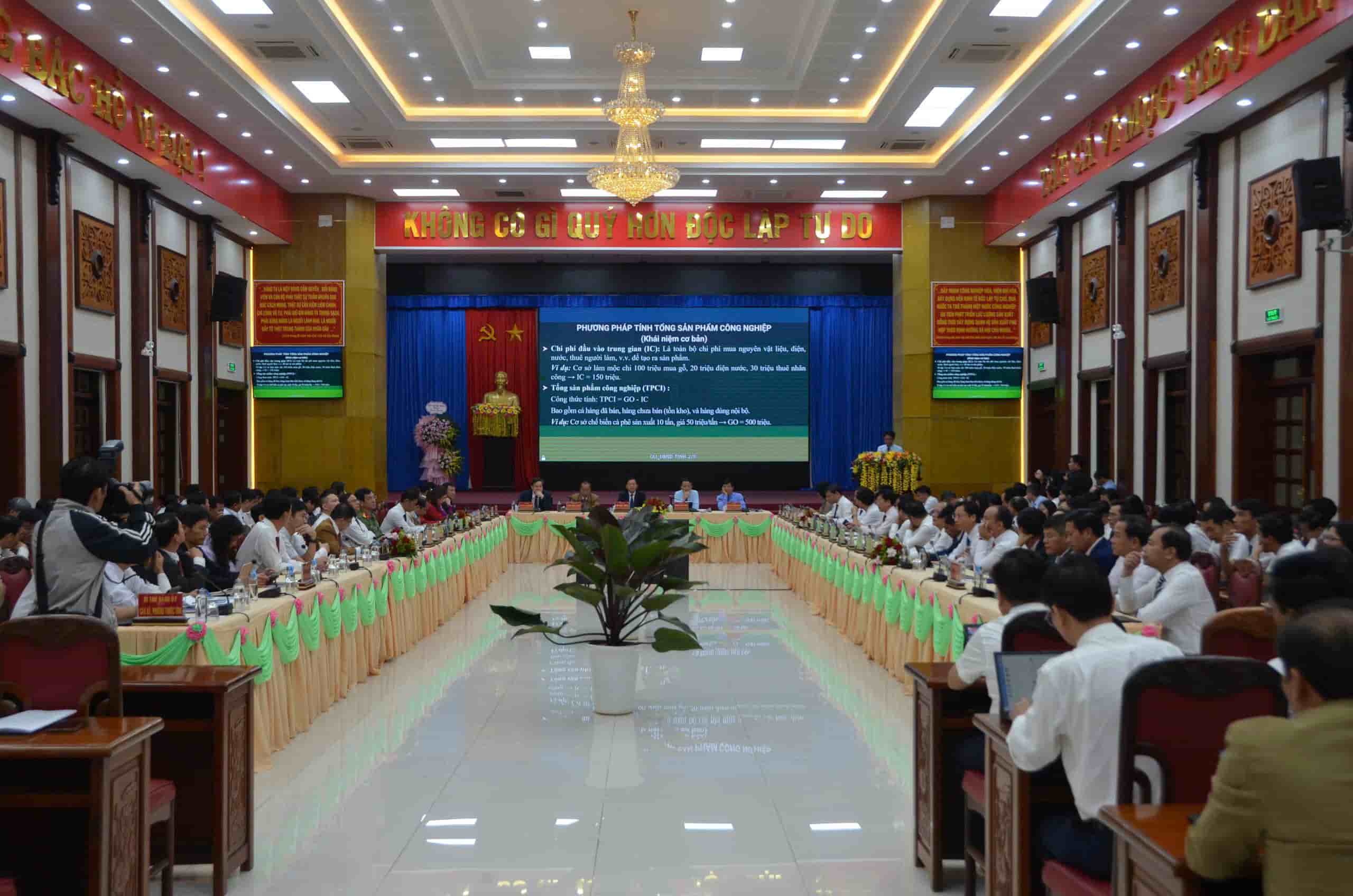 Quang canh hoi nghi giao chi tieu nhiem vu cho 77 xa, phuong Tay Gia Lai. Anh: Thanh Tuan
