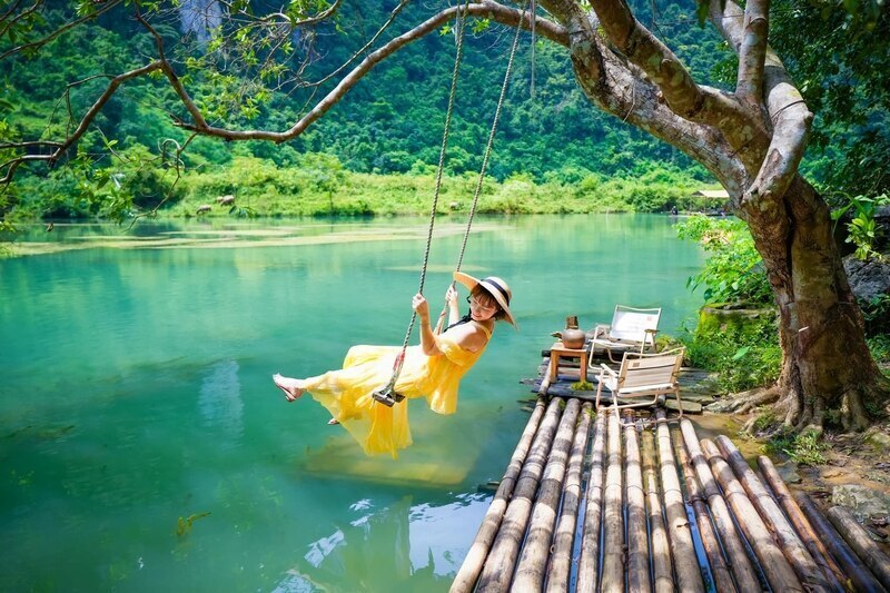 Punto turistico de la pareja en Huu Lung Lang Son. Foto: Hung Vi