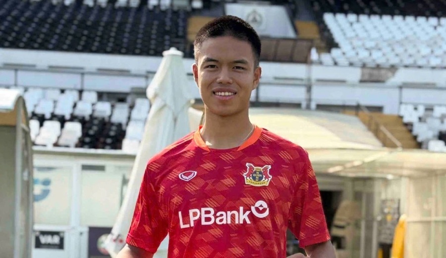 Overseas Vietnamese player Chung Nguyen Do is preparing to wear the Ninh Binh FC shirt. Photo: NBFC