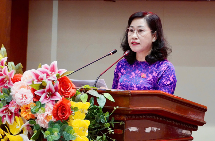Chu tich HDND tinh Chau Thi My Phuong phat bieu khai mac ky hop. Anh: Cong thong tin dien tu Dong Thap.