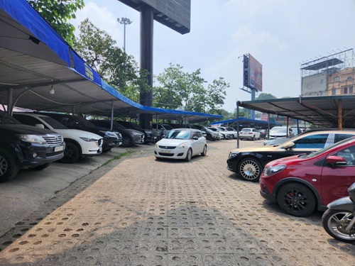 Địa điểm dự kiến xây dựng trạm sạc xe điện tại khu vực ngã tư Xã Đàn - Giải Phóng. Ảnh: Minh Hạnh 