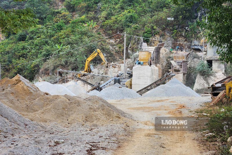 까오방성 산업통상국은 최근 광물 분야에서 3가지 행정 절차를 해결하도록 위임받았습니다. 사진: 떤반