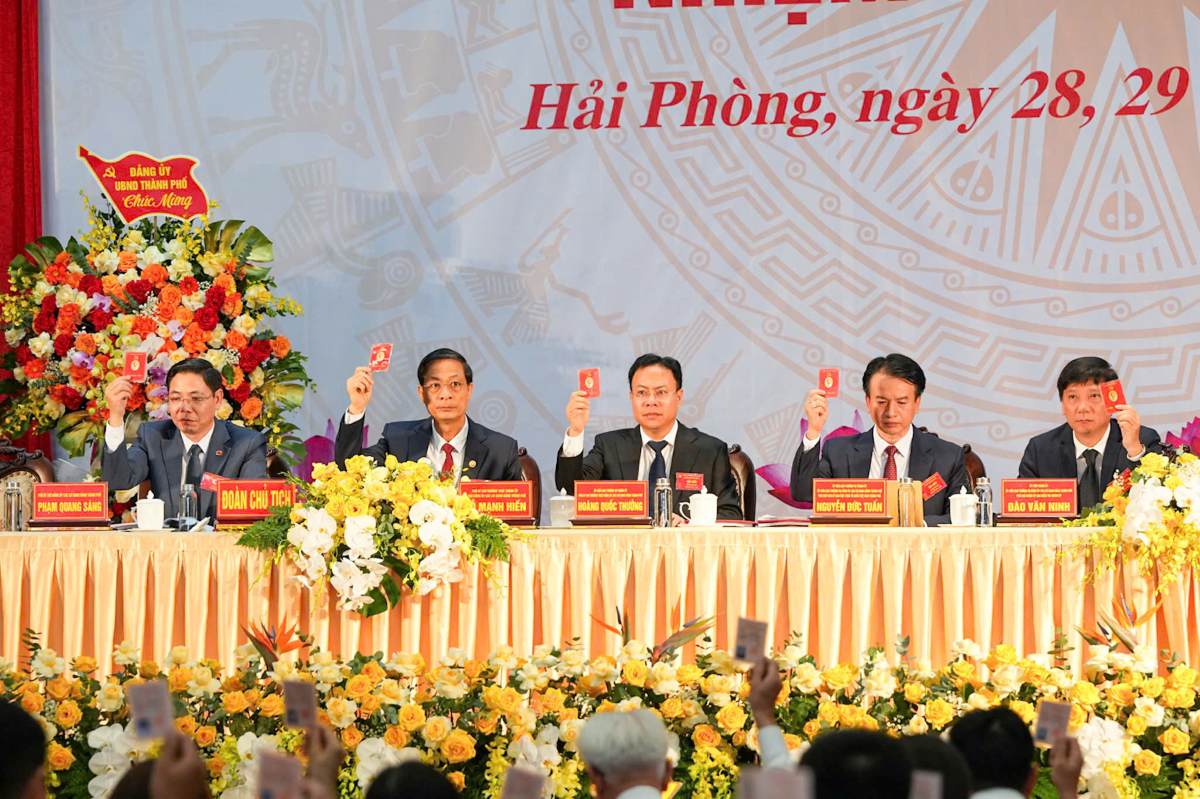 Doan Chu tich bieu quyet tai Dai hoi. Ảnh: Cong TTDT Hai Phong