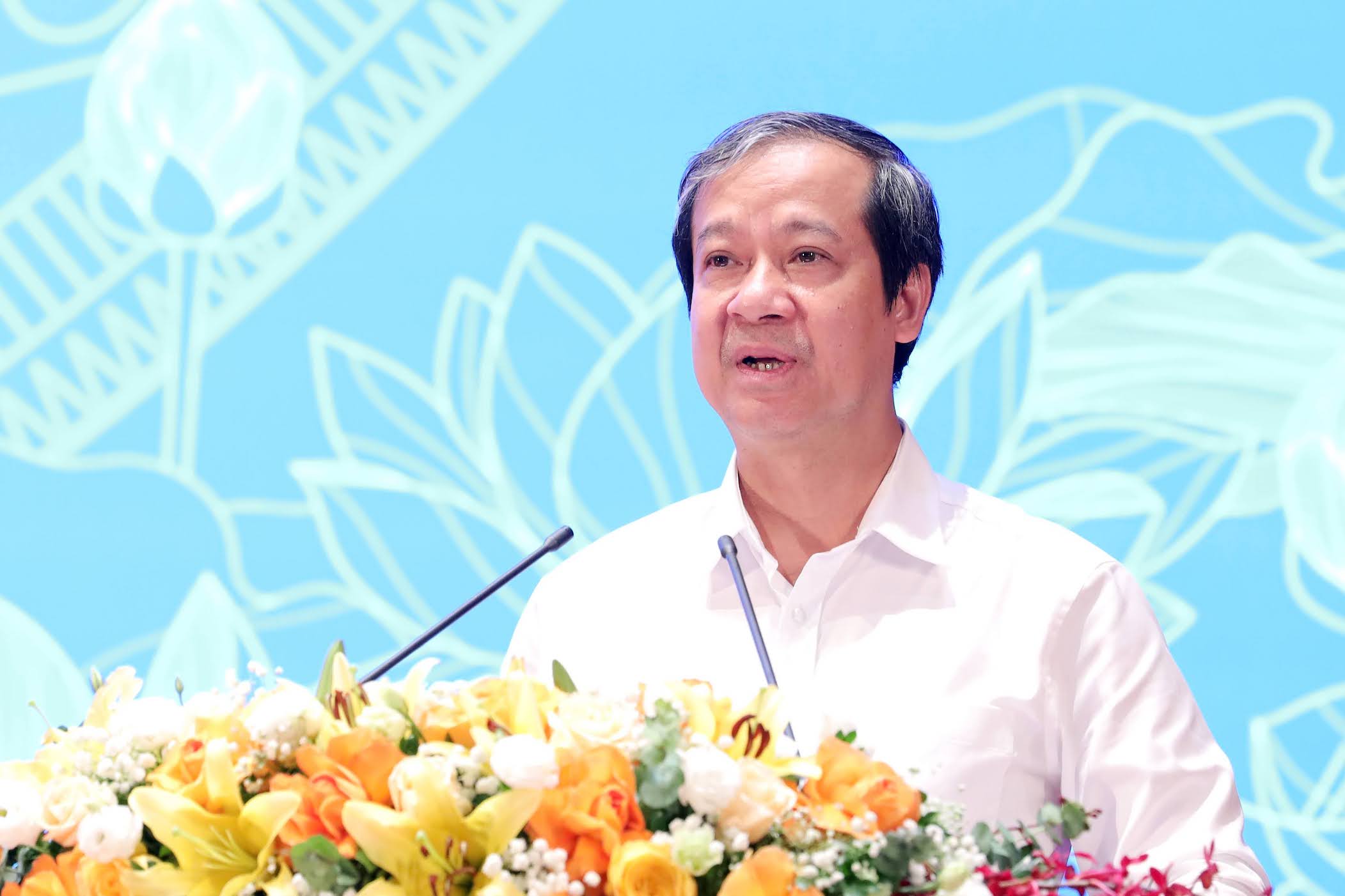 Bo truong Nguyen Kim Son cho rang, khong dieu chinh duoc day them thi doi moi giao duc con gioi han. Va viec nay khong duoc danh trong bo dui, phai lam thuong xuyen. Anh: MOET
