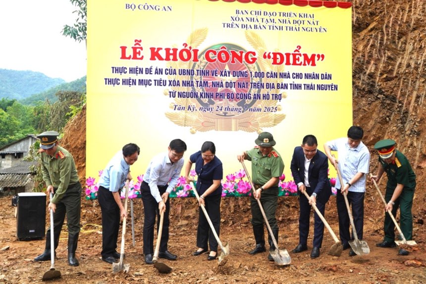 Thousands of temporary and dilapidated houses have been repaired and newly built to ensure a place for people to live. Photo: Viet Hoan.