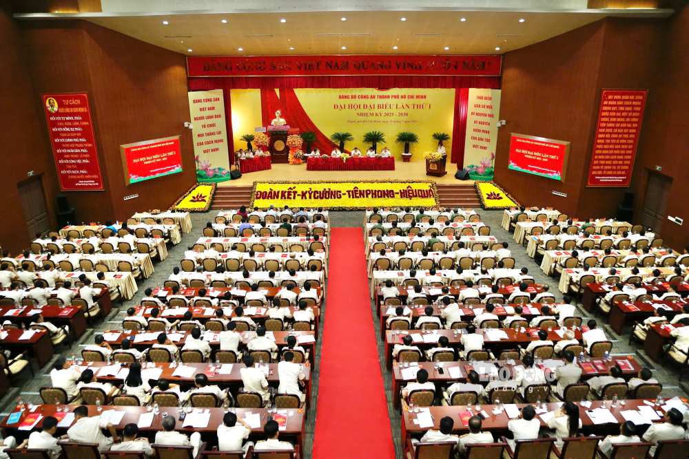 Cac dai bieu tham du Dai hoi Cong an thanh pho Ho Chi Minh. Anh: Viet Dung