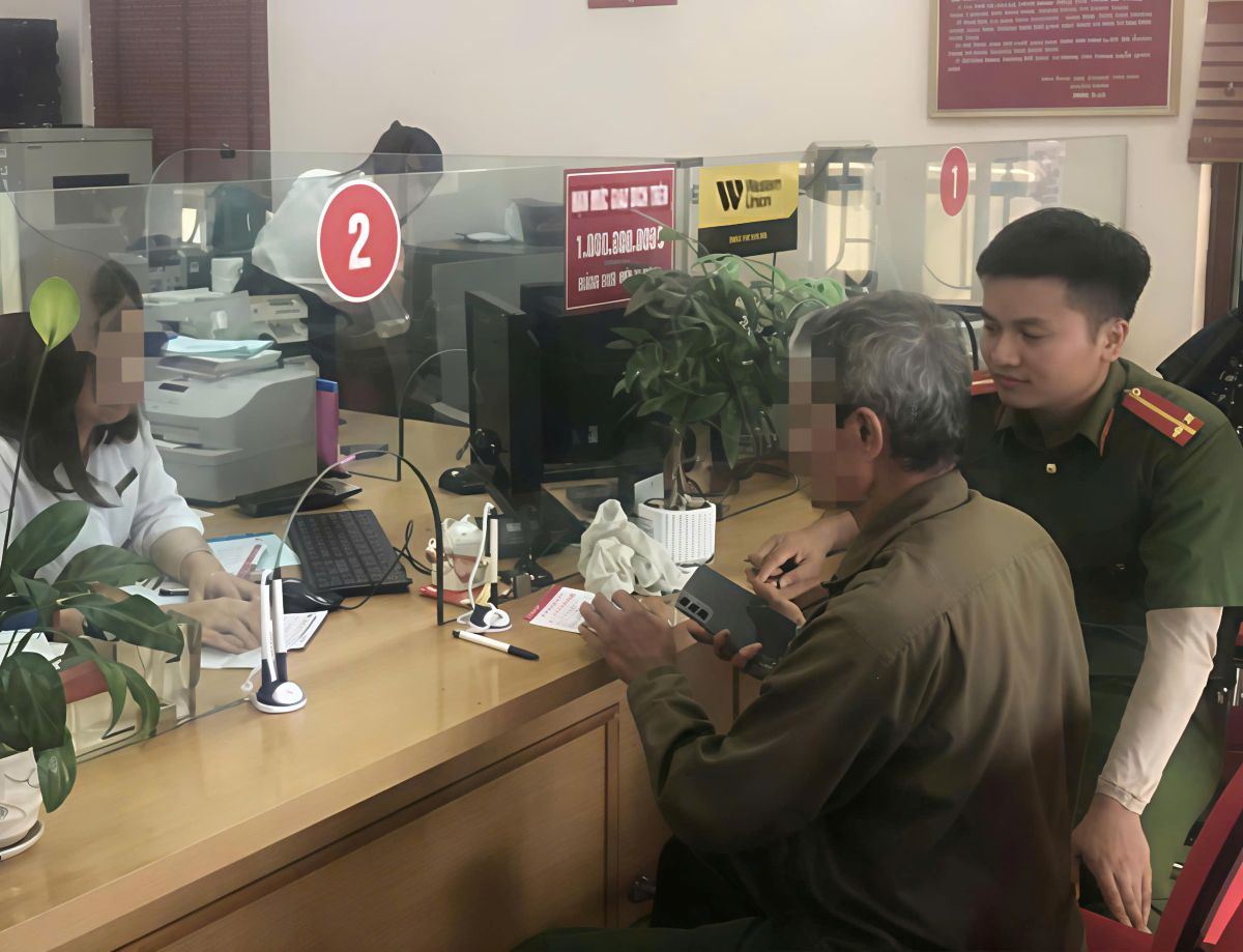 Công an xã Vĩnh Lại ngăn chặn thành công vụ giả danh công an lừa đảo chiếm đoạt 260 triệu đồng. Ảnh: Công an TP Hải Phòng