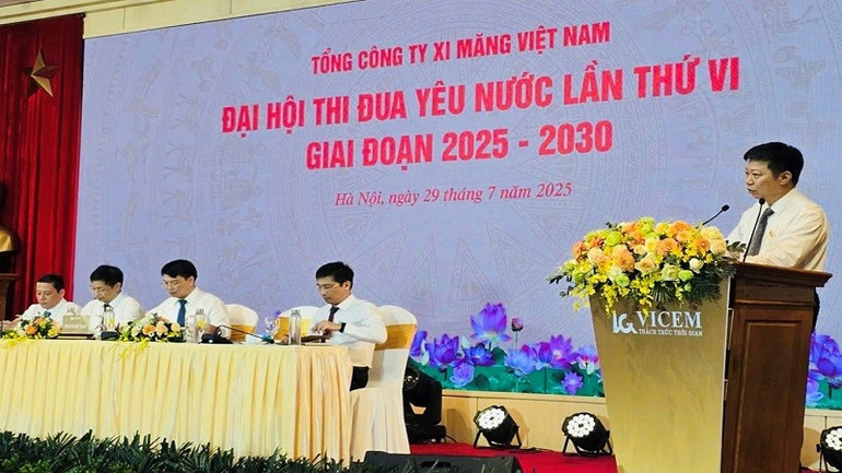 VICEM launched an emulation movement towards modern and sustainable enterprises. Photo: Thanh Tam