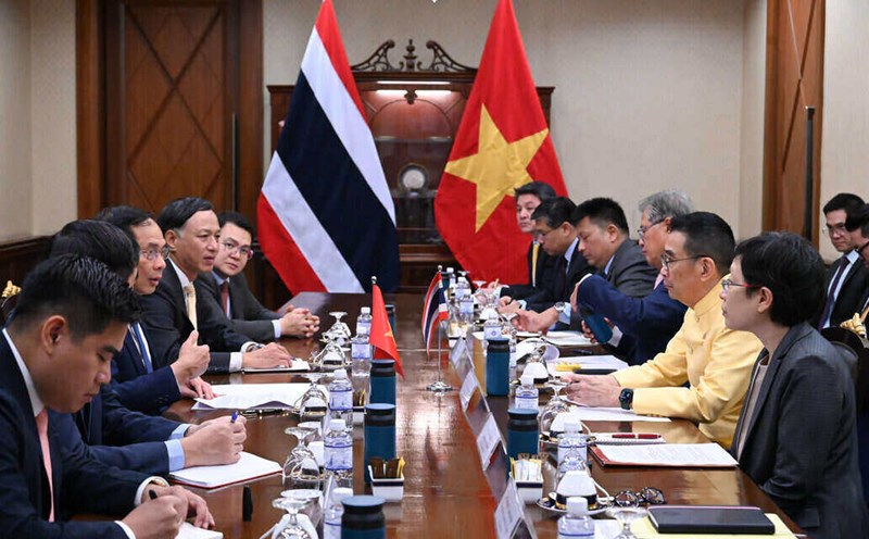 Meeting between Party Central Committee member, Deputy Prime Minister, Minister of Foreign Affairs Bui Thanh Son and Thai Foreign Minister Maris Sangiampongsa. Photo: Ministry of Foreign Affairs