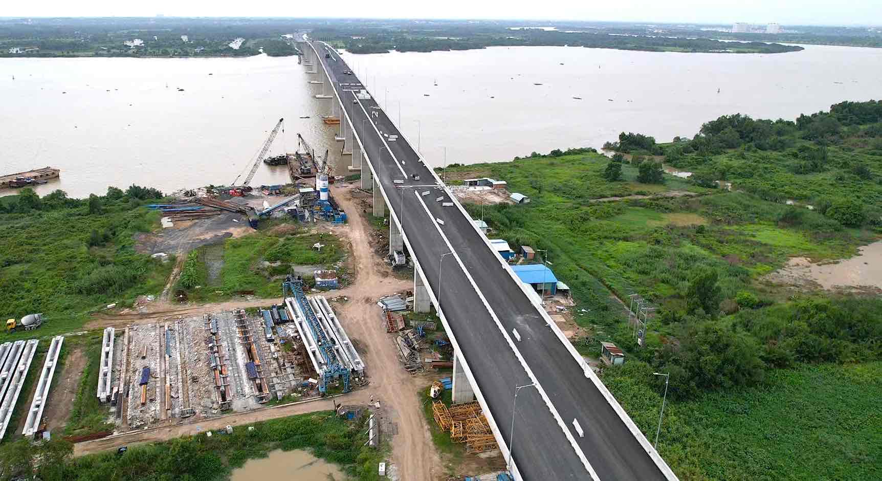 ホーチミン市環状3号線1A区画のNhon Trach橋の建設入札パッケージは、建設生産量の99%を達成しました。写真:HAC