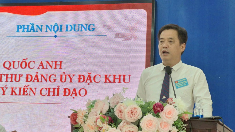 Ong Le Quoc Anh, Tinh uy vien, Bi thu Dang uy dac khu Phu Quoc phat bieu chi dao tai dai hoi. Anh: Khanh Van