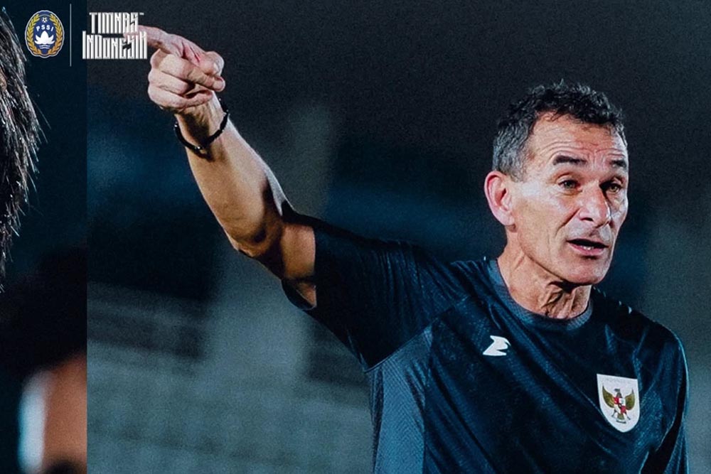Coach Donald Mervin Vanenburg of U23 Indonesia. Photo: Indonesian Federation of Labor