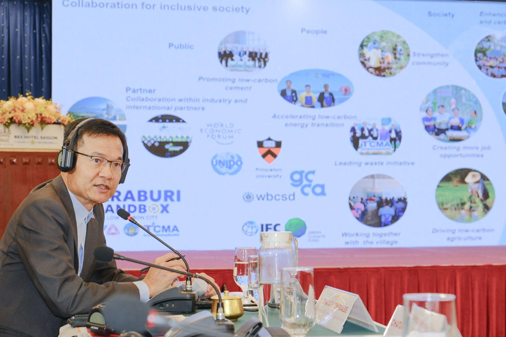 El representante de SCG introdujo el modelo de la ciudad de bajo carbono Saraburi, una iniciativa tailandesa tipica. Foto: Enterprise proporcionada