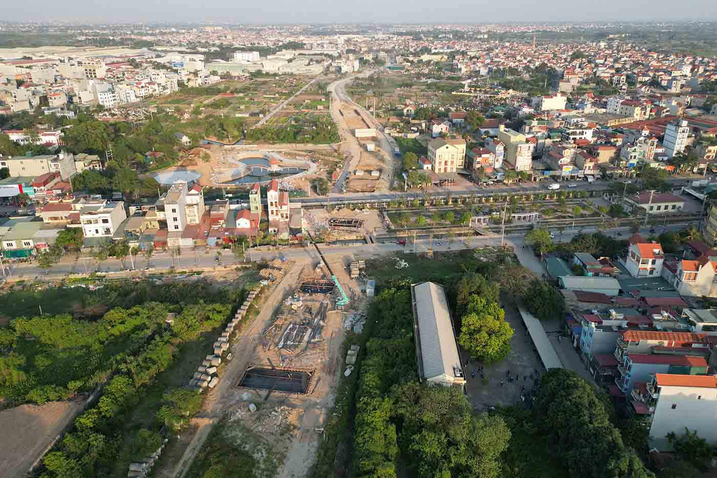 Duong Truc Nguyenオーバーパス（Thuong Tin Commune、Hanoi）が建設されています。写真：波