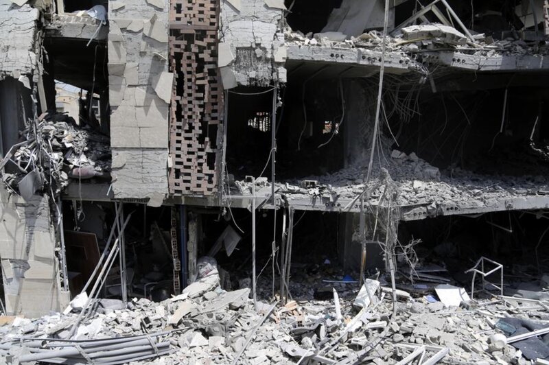 Un edificio irani fue destruido despues de ataques aereos. Foto: Xinhua