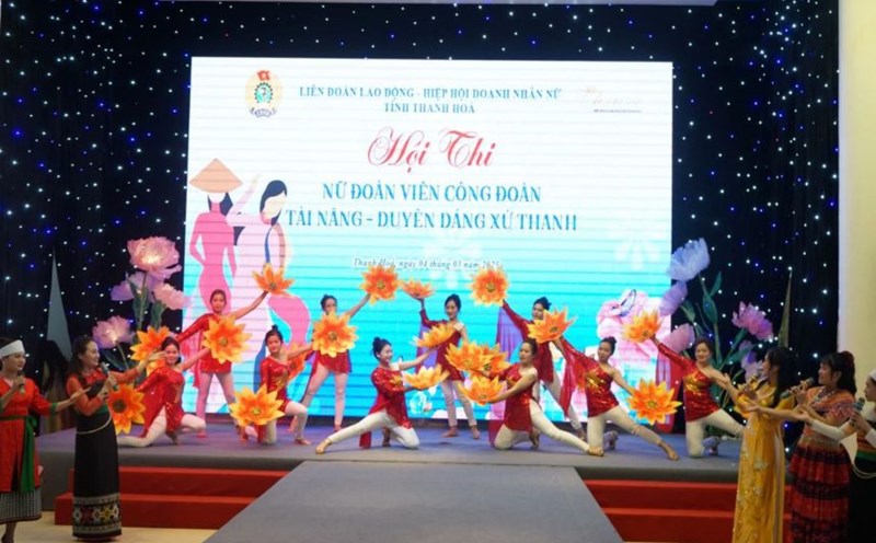 Exciting at the "talented - charming female union members of Thanh Hoa" contest in 2025. Photo: Quach Du