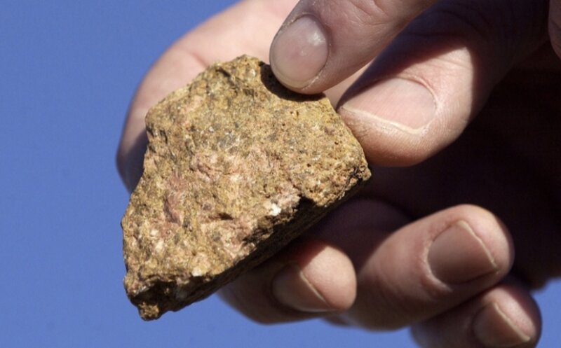 The EU calls on China to end export restrictions on rare earths. Photo: Xinhua