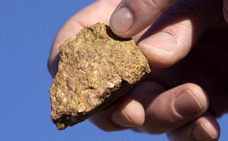 The EU calls on China to end export restrictions on rare earths. Photo: Xinhua