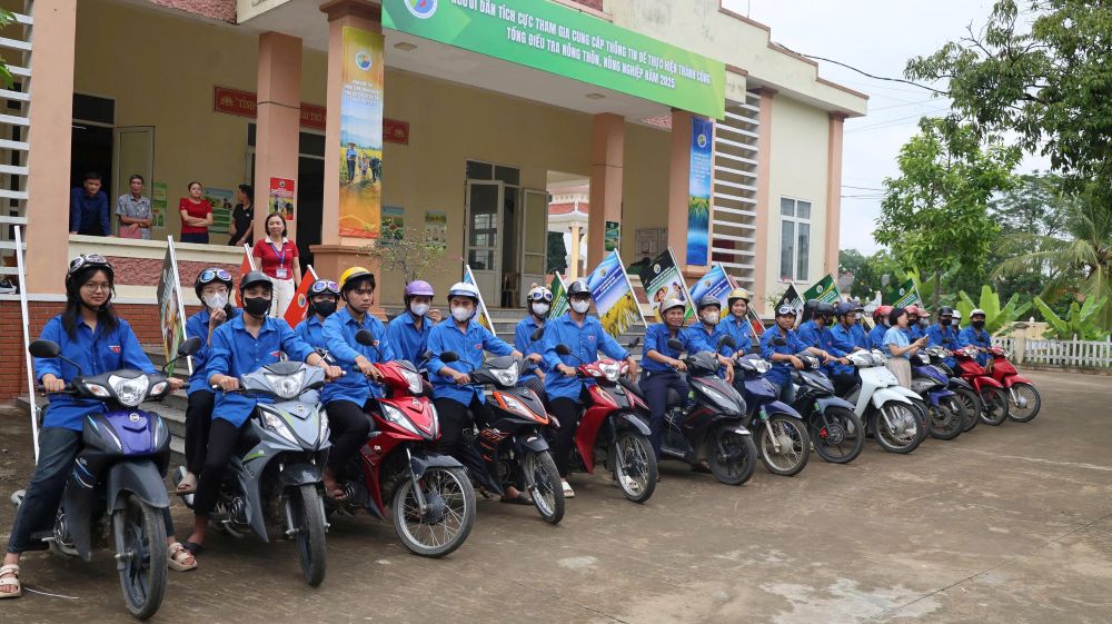To chuc ra quan tuyen truyen tong dieu tra nong thon, nong nghiep nam 2025 tai xa Tho Phu, tinh Thanh Hoa. Anh: Minh Hoang