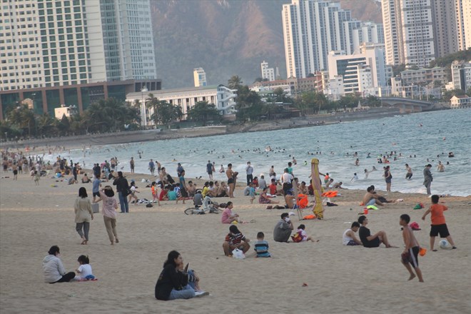 Les habitants de Dak Lak et Lam Dong ont accueilli le soleil. Photo: Binh Quy