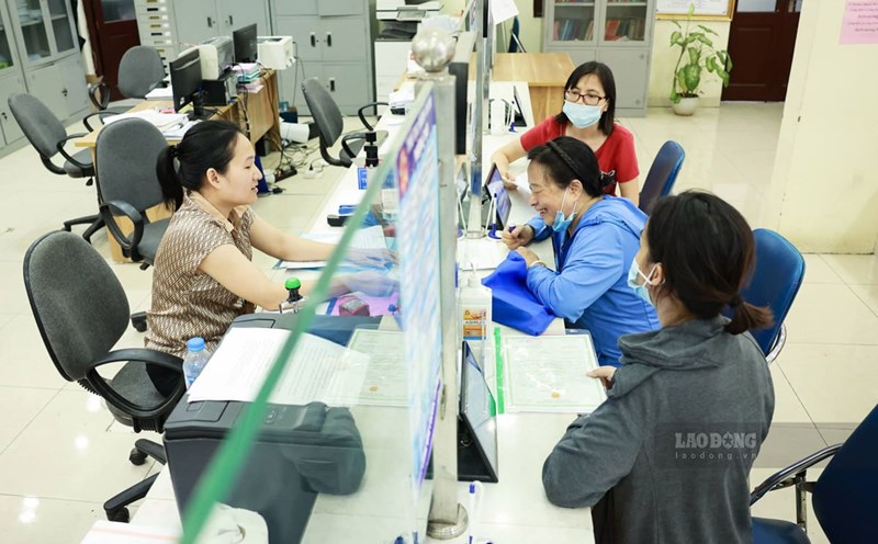 The allowance to calculate the allowance for streamlining the payroll for non-professional cadres at the commune level in Hanoi is the current monthly allowance... Photo: Hai Nguyen.