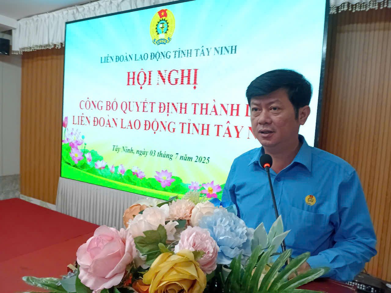 Chairman of Tay Ninh Provincial Federation of Labor - Tran Le Duy spoke at the conference. Photo: Ky Quan