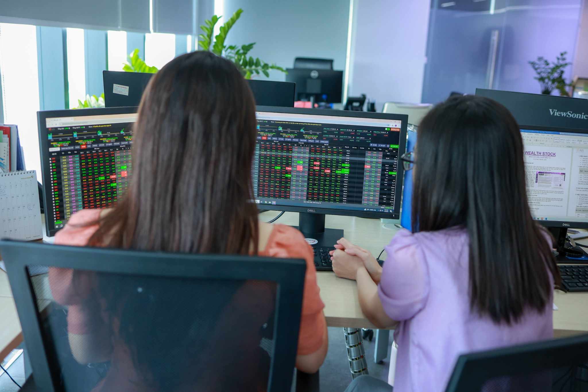 De nombreuses actions ont subi des coupures de marge au troisieme trimestre 2025. Photo : Hai Nguyen