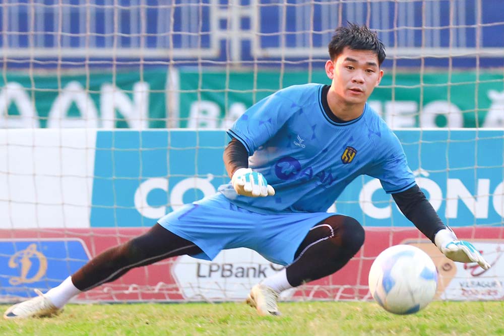 골키퍼 Nguyen Van Viet Song Lam Nghe An과 작별. 사진: CLB SLNA