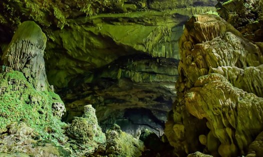 Kiệt tác tự nhiên trong lòng hang Dơi, Thanh Hóa. Ảnh: Quách Du