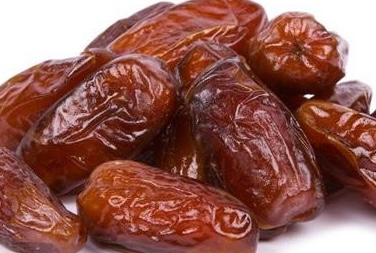 Dried fruits are high in fiber and micronutrients, but eating too much can affect the kidneys. Photo: Kieu Vu