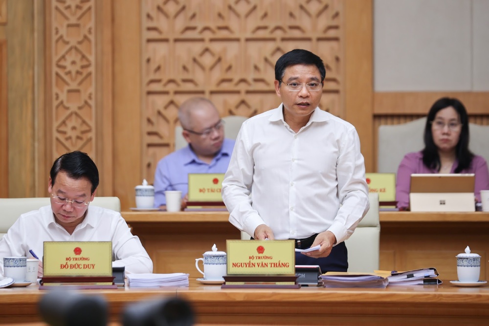 Nguyen Van Thang 재무부 장관은 To Lam 총서기가 도널드 트럼프 미국 대통령과 전화 통화를 했다는 정보를 제공했습니다. 사진: VGP/Nhat Bac