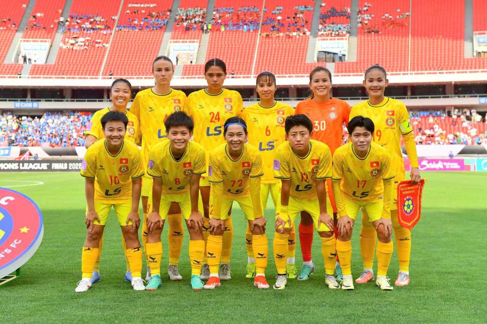 2024-2025 AFC 여자 챔피언스 리그 경기 중인 TPHCM 여자 클럽. 사진: VFF