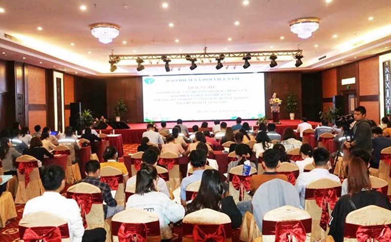 Workers in Vung Ang Economic Zone (Ha Tinh) participated in a dialogue conference on social insurance policies. Photo: Tran Tuan
