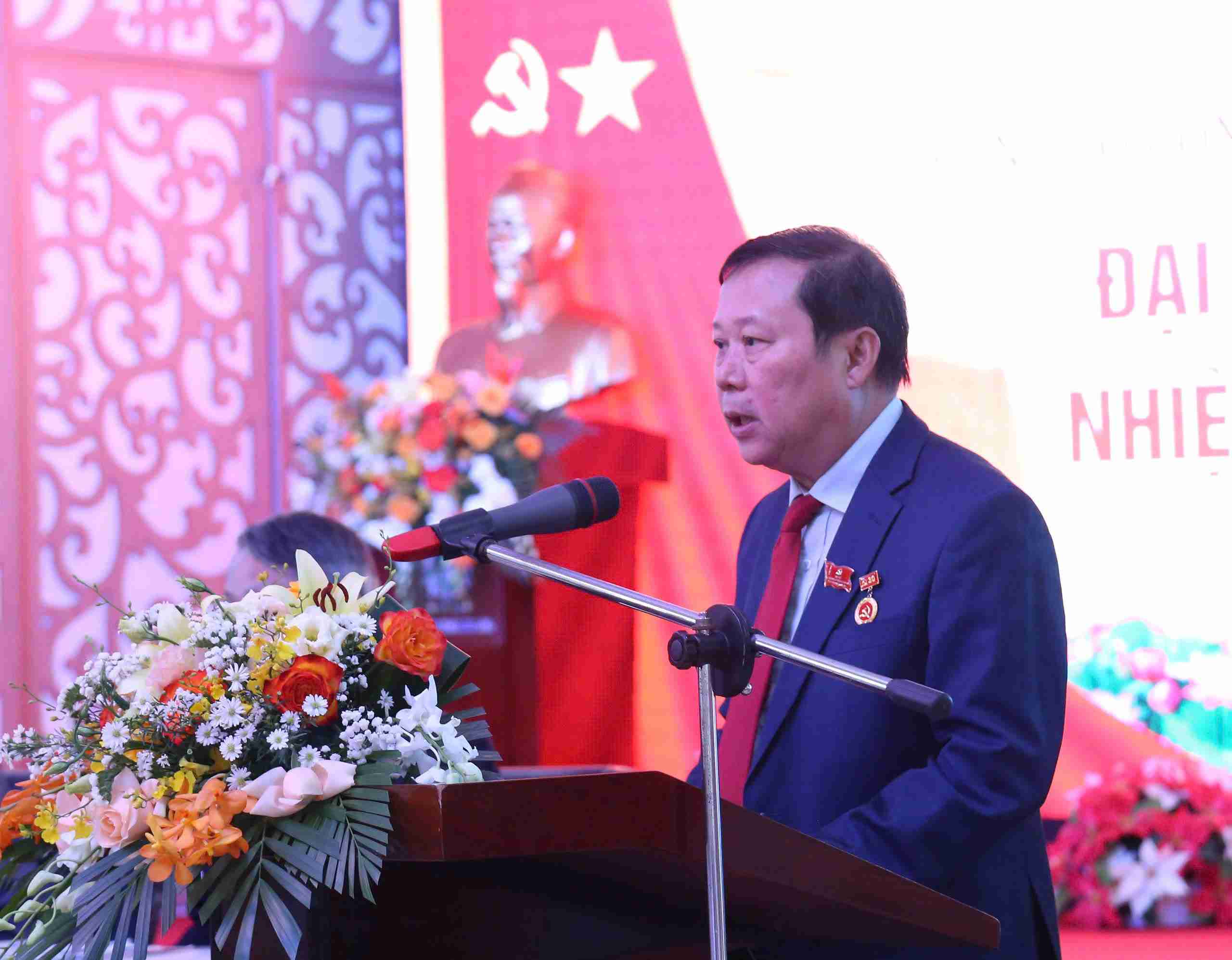 Ong Nguyen Viet Tuong - Bi thu Dang uy 
