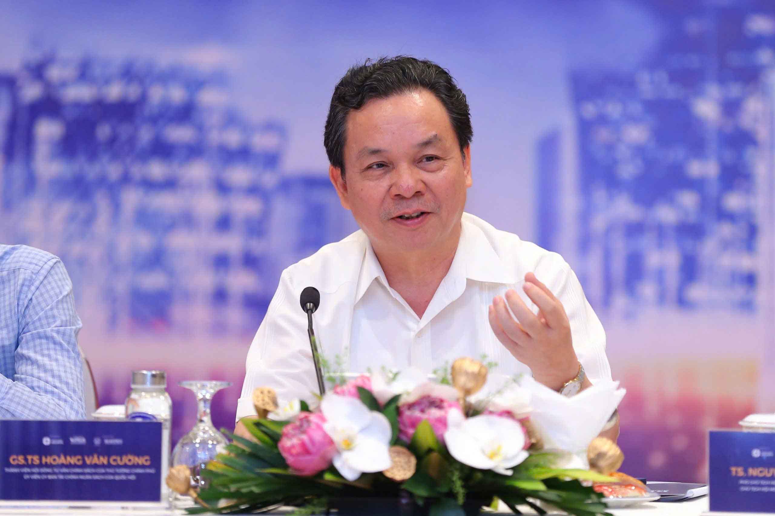 Mr. Hoang Van Cuong - Member of the National Assembly's Finance and Budget Committee said that the Livehouse real estate type can be a model to help reduce real estate prices. Photo: Tran Khang.