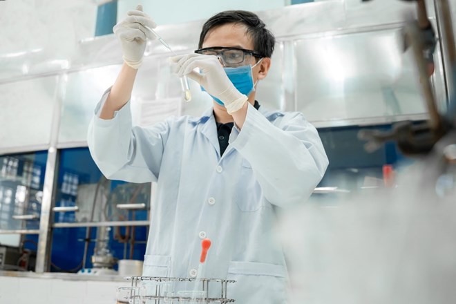 2025년 7월 1일부터 국립대학교의 표창장을 받은 대학교 강사는 2 340 000 VND의 보상을 받습니다. 사진: HCMUT