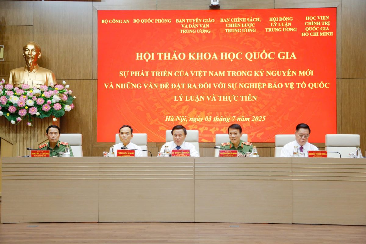 Delegates chaired the workshop. Photo: Huong Nha