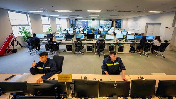 노이바이 공항은 항공편 정시 운항률을 개선하기 위해 노력할 것이라고 밝혔습니다. 사진: 노이바이 공항