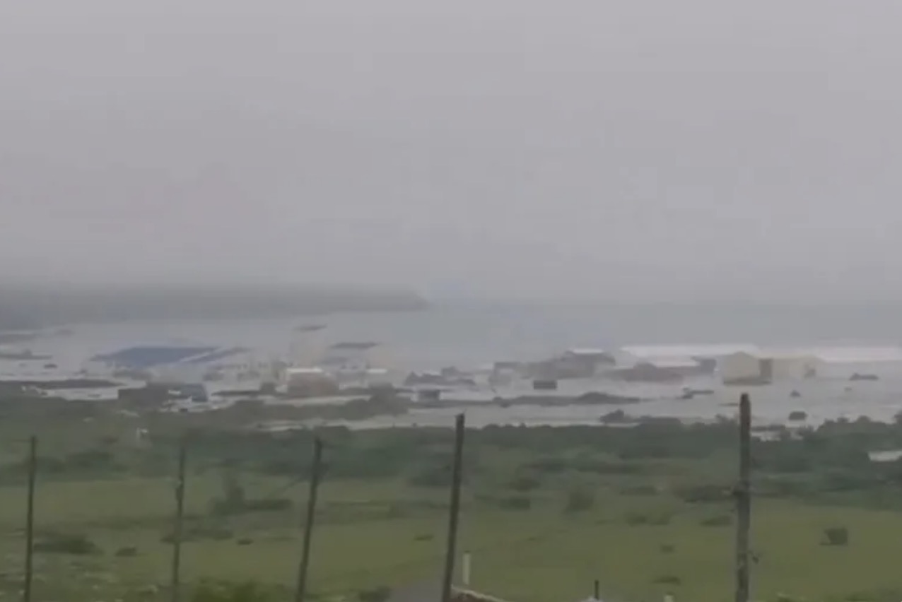 7월 30일 쓰나미가 세베로-쿠릴스크 해안 지역을 강타했을 때의 결과 사진: 러시아 과학 아카데미 산하 지구 물리학 기관