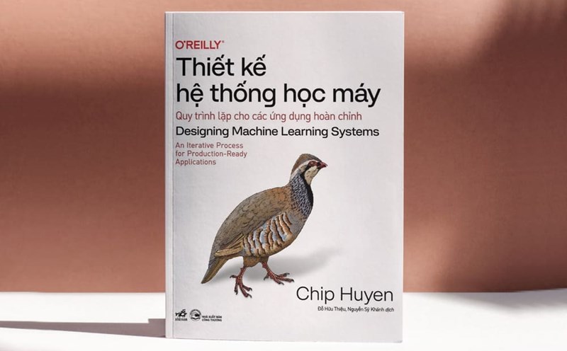 The book "Machine Learning System Design" about technology was quickly reprinted after only 10 days of release. Photo: Publishing House